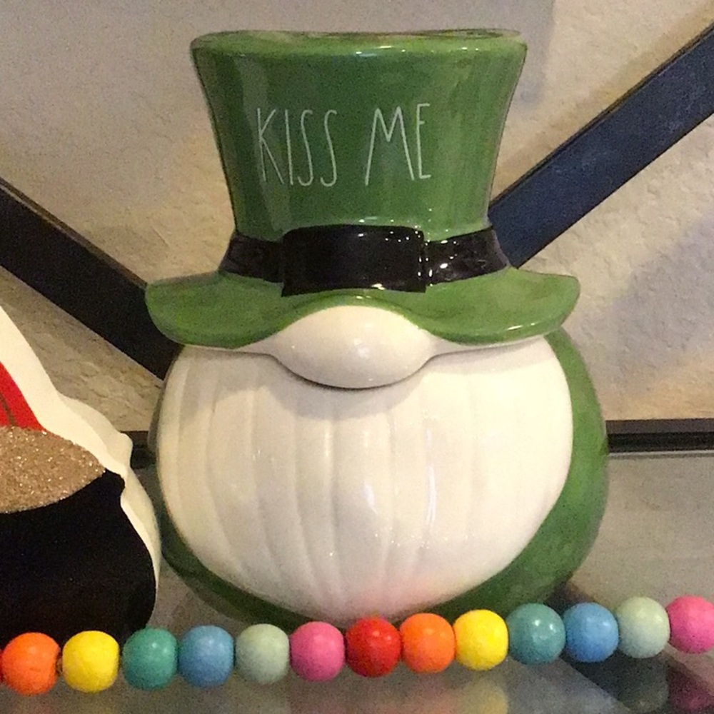 Rae Dunn "LUCKY/KISS ME" Candles VHTF
